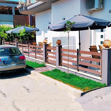 Filippou Luxury Flogita