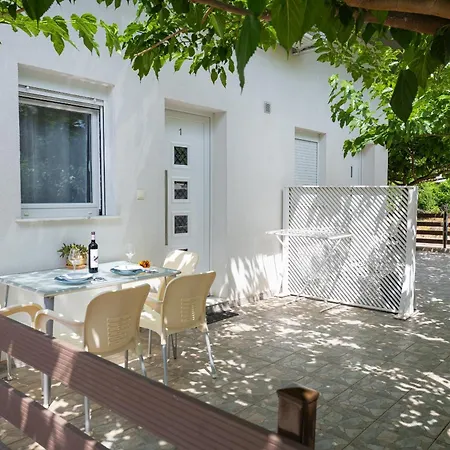 Filippou Luxury アパート *